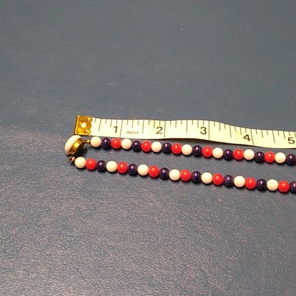 Elegant Vintage Resin/Lucite/Plastic Red, Blue, and White Beaded Necklace - Picture 4 of 5